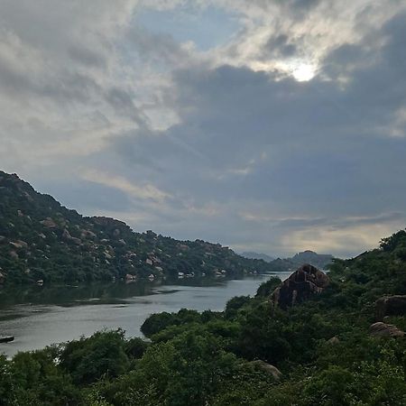The King On The Rocks Resort Hampi Εξωτερικό φωτογραφία
